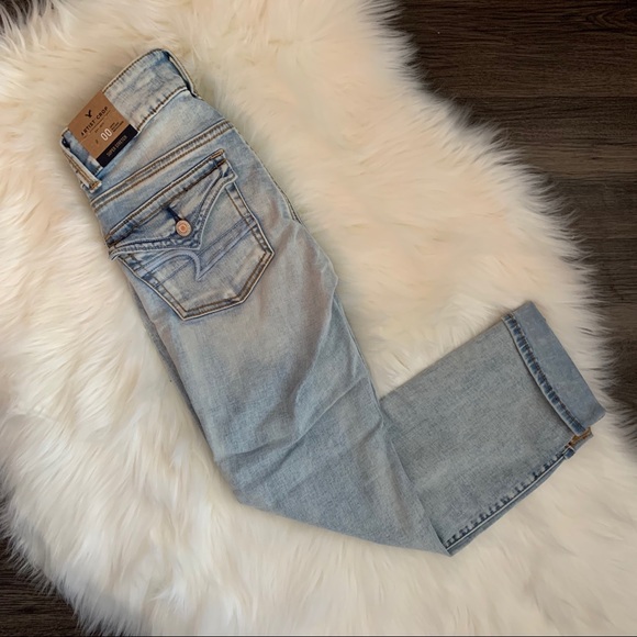 American Eagle Outfitters Denim - NWT AEO Artist Crop Jeans
